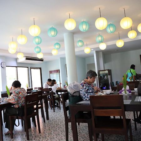 Menam Resort ナコーンパトム エクステリア 写真