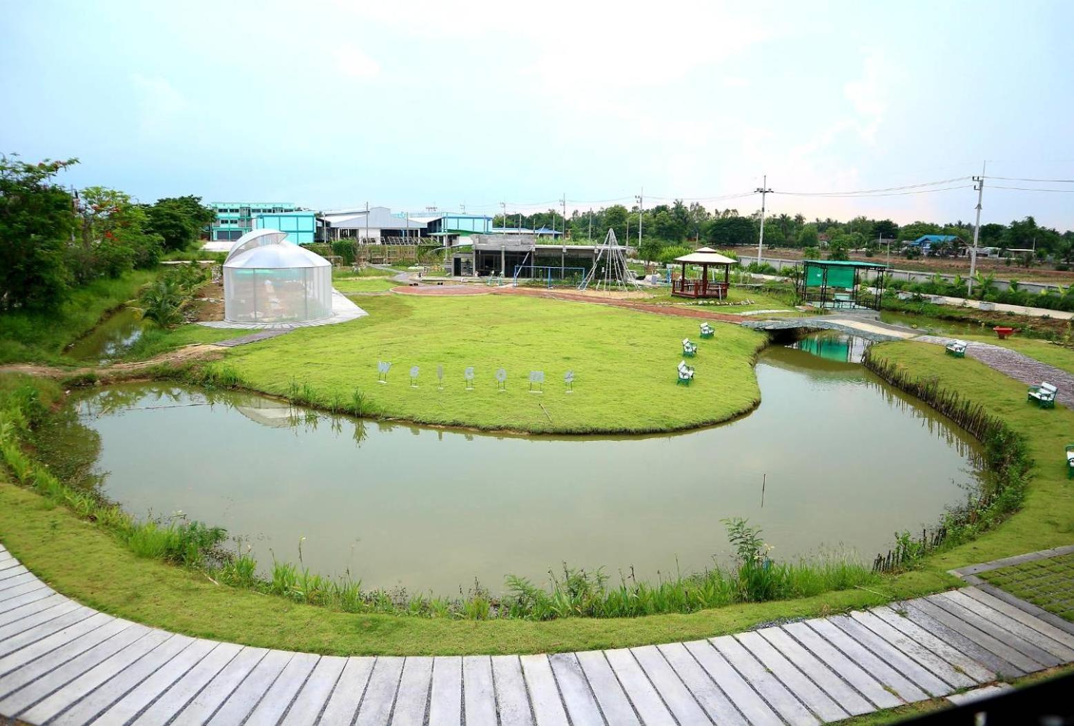 Menam Resort ナコーンパトム エクステリア 写真